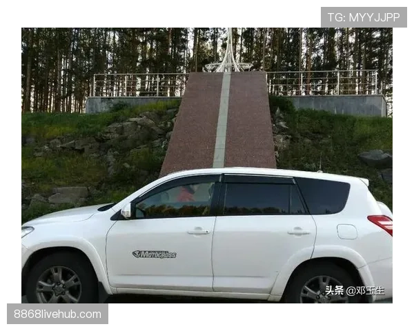 巴尔科拉左右边路战术适配性差异与最优侧翼选择分析